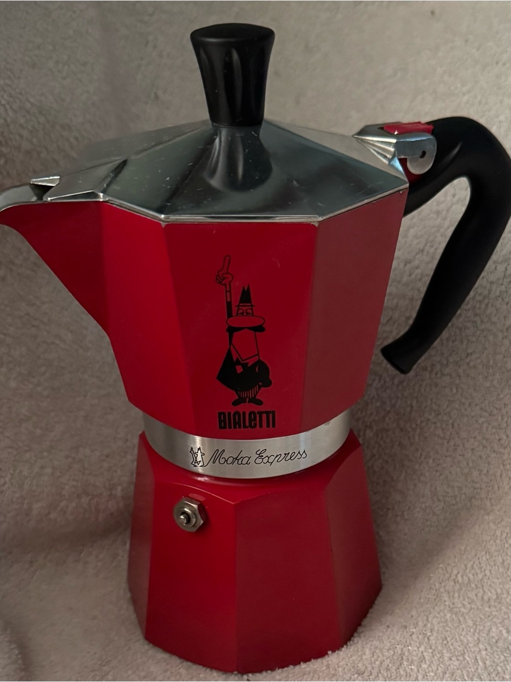 Bialetti Moka Color Stovetop Espresso Maker. RED